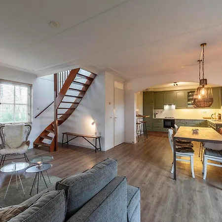 Elegant By The 卡兰茨奥赫