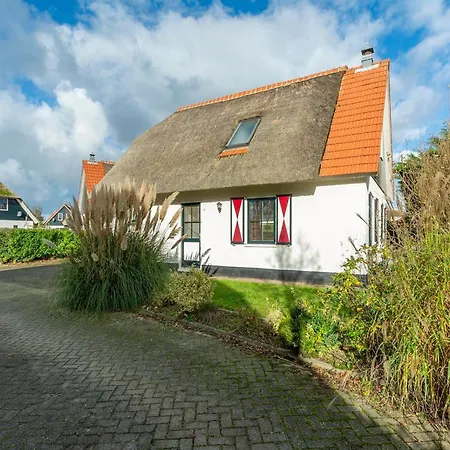 De Buitenplaats 134 With Enclosed Garden *