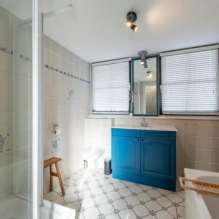 Elegant By The * 卡兰茨奥赫