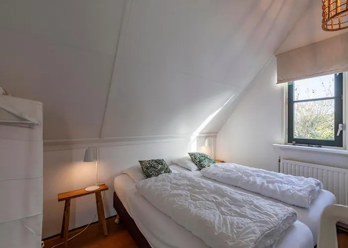 De Buitenplaats 134 With Enclosed Garden Nyaraló