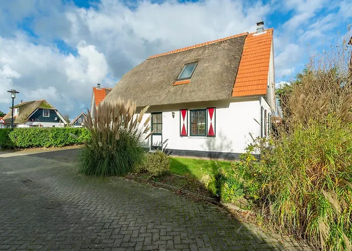 De Buitenplaats 134 With Enclosed Garden *
