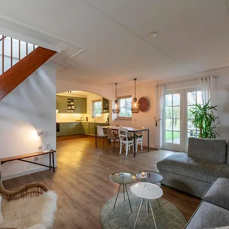 Дом отдыха De Buitenplaats 134 With Enclosed Garden *