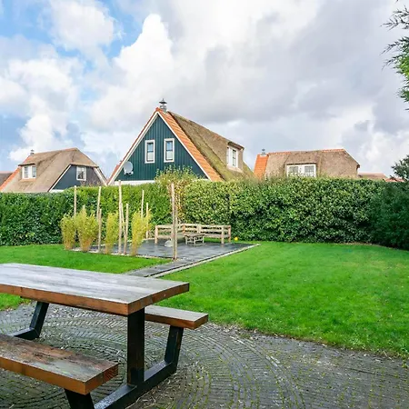 De Buitenplaats 134 With Enclosed Garden Ferienhaus *